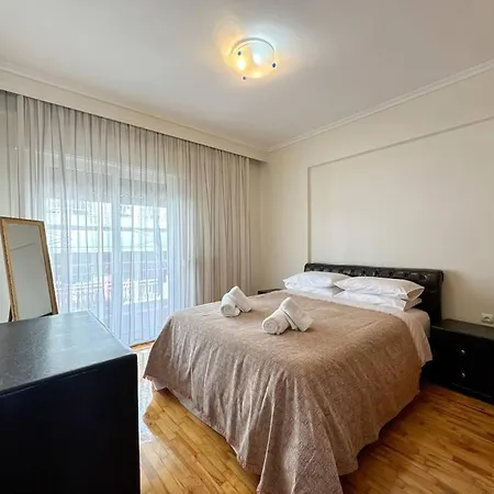 Historic Seaview Getaway Near The Center