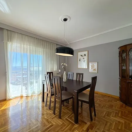 Appartement Historic Seaview Getaway Near The Center *